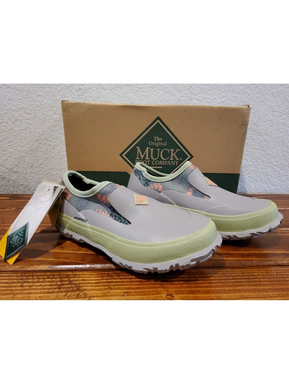 The Original Muck Boot Forager Low Shoe Slip-On Gray Womens Size 5 Waterproof